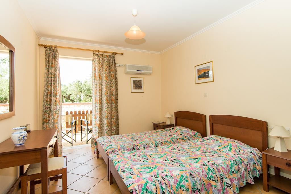 Dinos Hotel Zakynthos Town Exterior photo